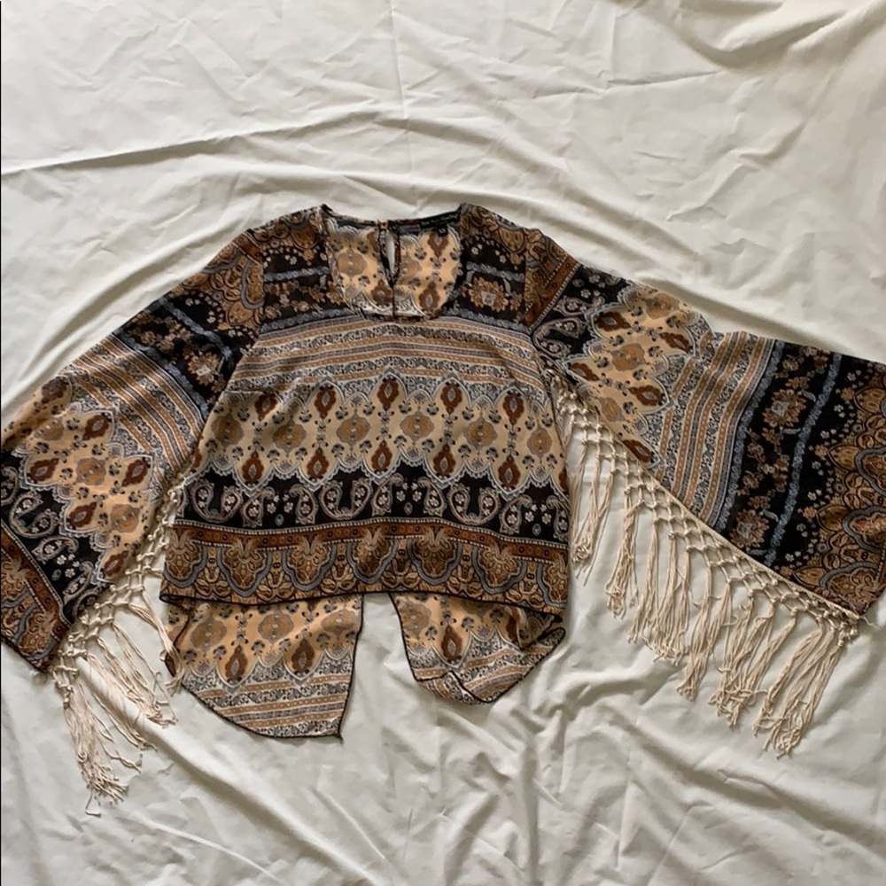 Long sleeve fringe top